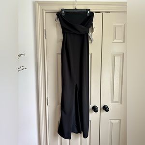 Lulus Black strapless floor length dress. New with tags. Large